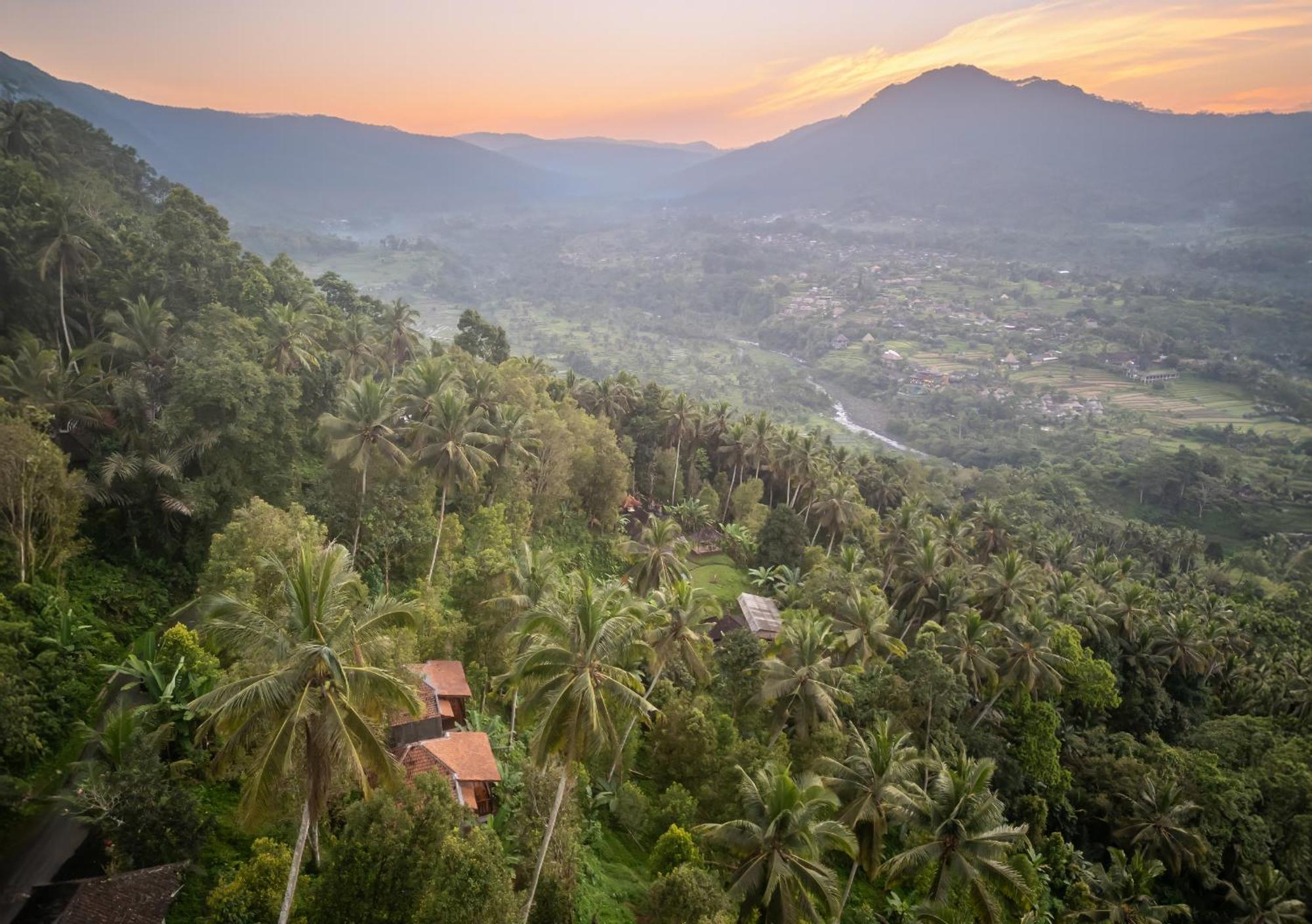 Cemara Green Hill By Samhita Bali Silebeng Екстер'єр фото